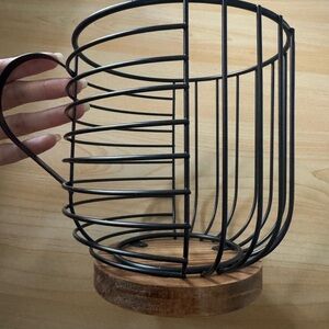 Wire Metal Mug Coffee Pods Holder with Wooden Base